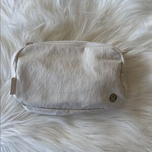 White Opal lululemon Everywhere Belt Bag NWT